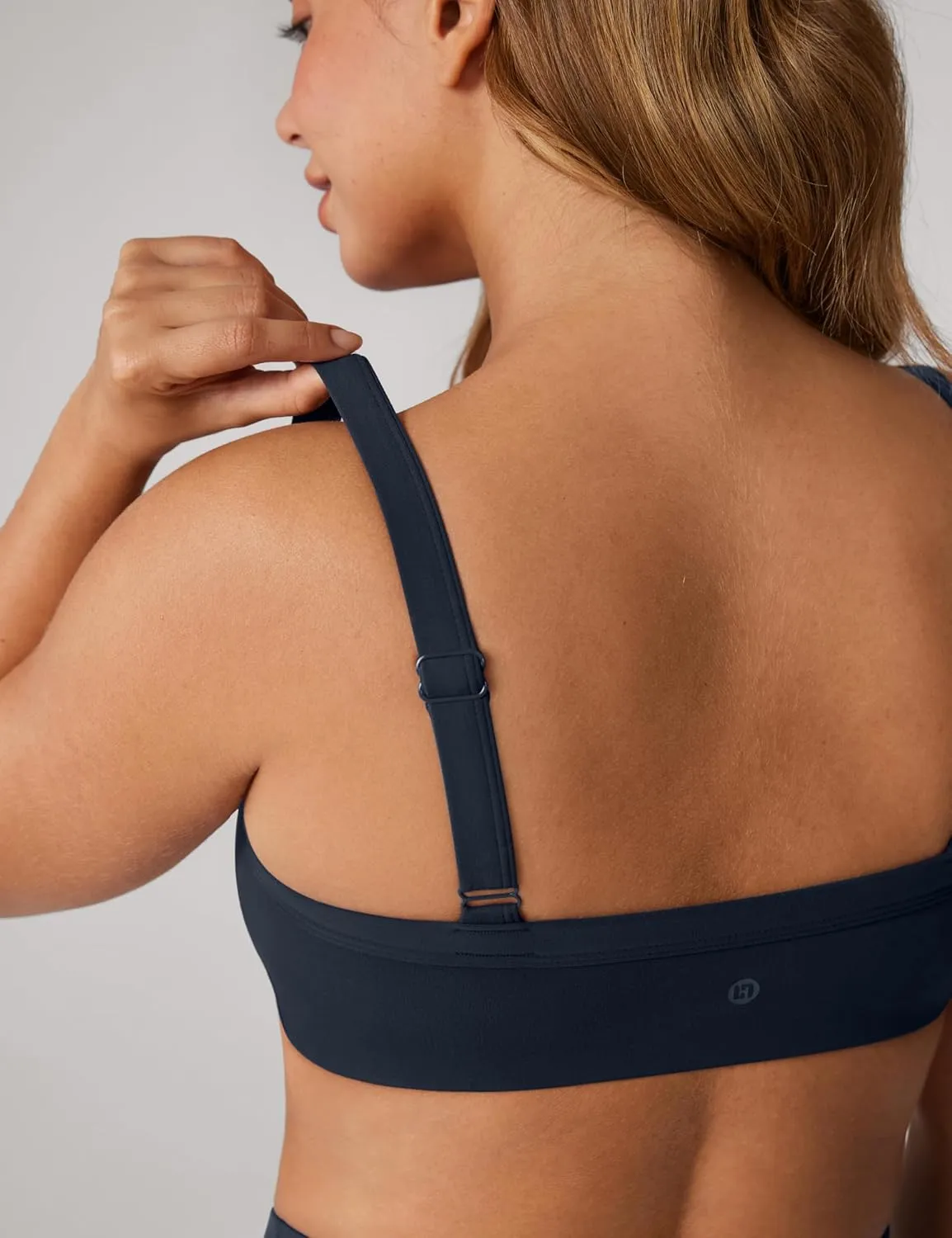 Hugcurve Adjustable Sports Bra Square Neck Wireless Padded Yoga Workout Tops