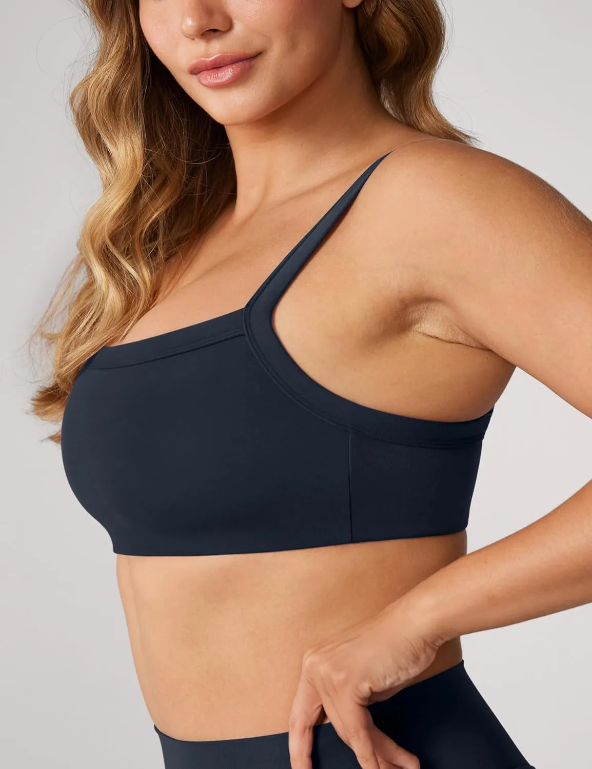 Hugcurve Adjustable Sports Bra Square Neck Wireless Padded Yoga Workout Tops